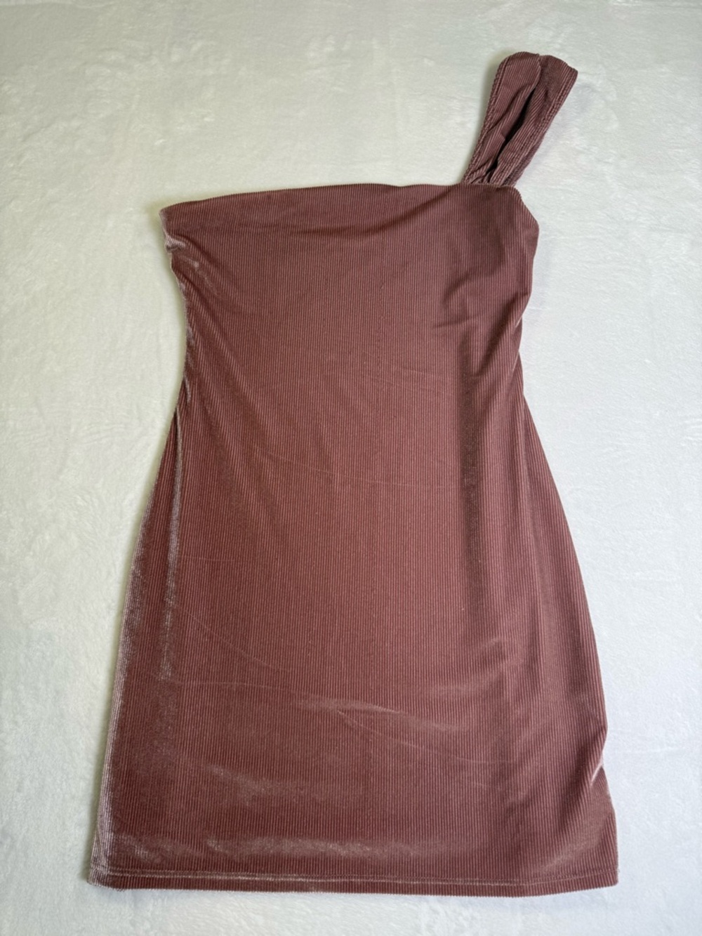 Privacy Please Erica Mauve Velvet One-Shoulder Mini Dress - Picture 5 of 7